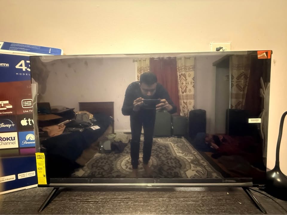 Urgent / Moving Sale: TCL 43” Roku Smart TV – $100 - photo 2