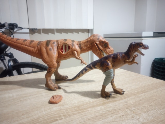 Jurassic Park T. Rex Figures (2)