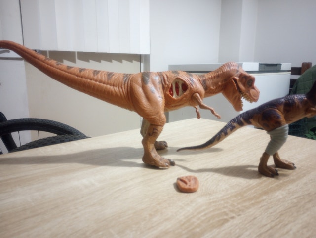 Jurassic Park T. Rex Figures (2) - photo 2