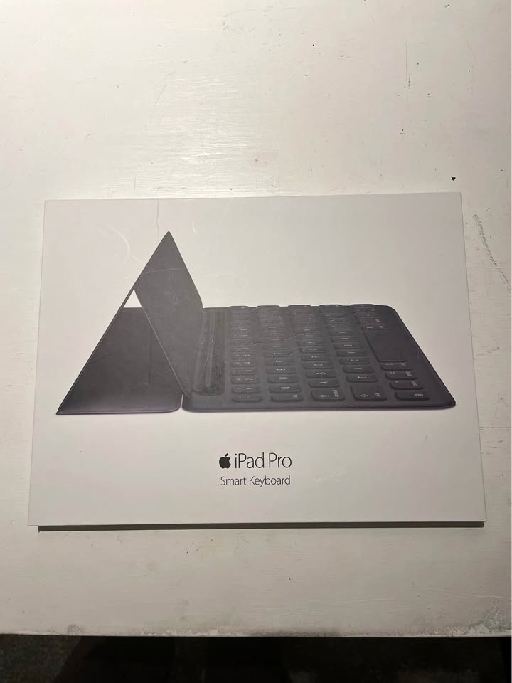 iPad Pro 9.7 inch Smart Keyboard Case