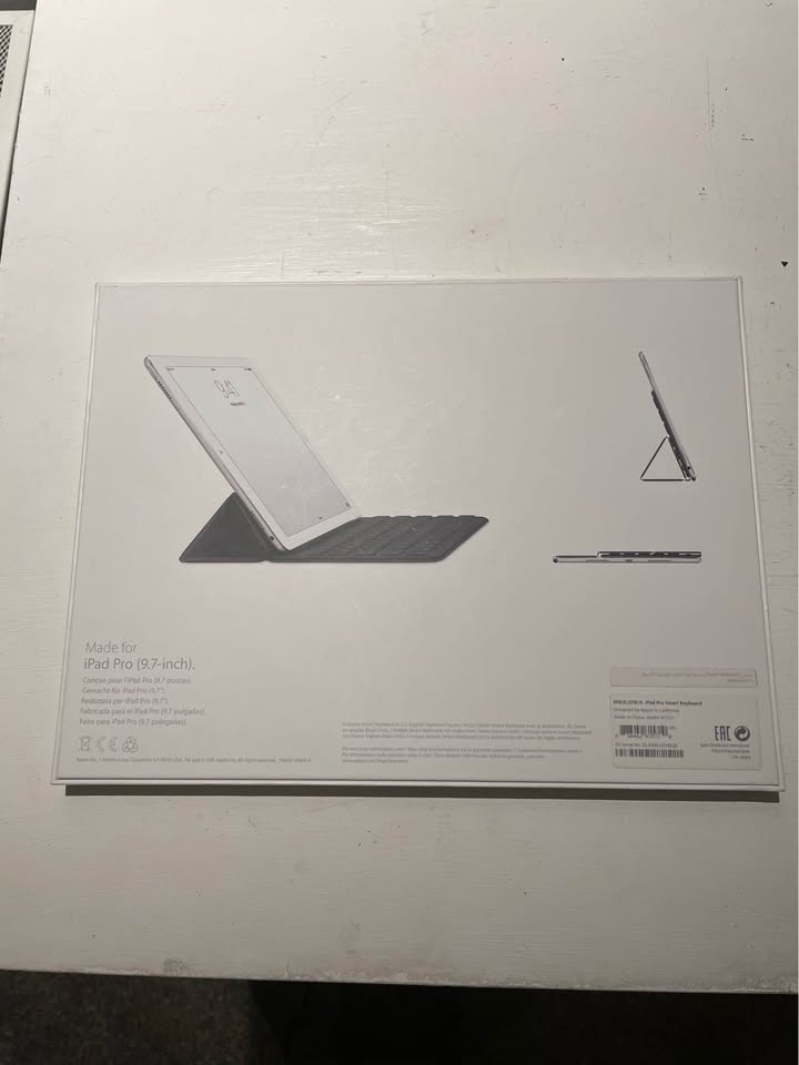 iPad Pro 9.7 inch Smart Keyboard Case - photo 2
