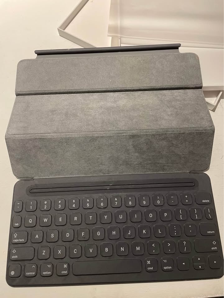 iPad Pro 9.7 inch Smart Keyboard Case - photo 3