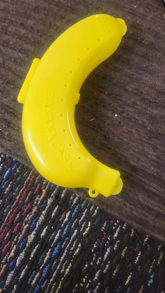 🏆Portable Banana Case Guard Protector Container