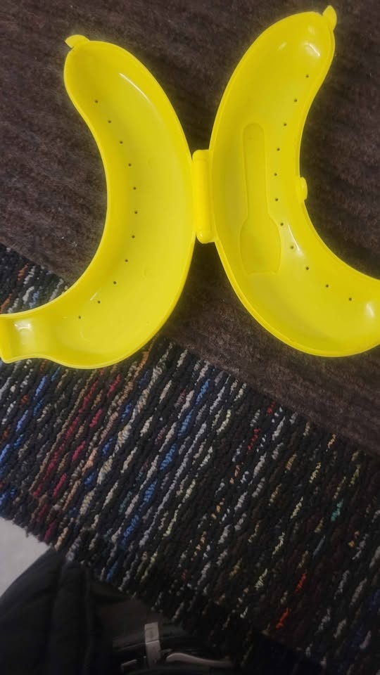 🏆Portable Banana Case Guard Protector Container - photo 2
