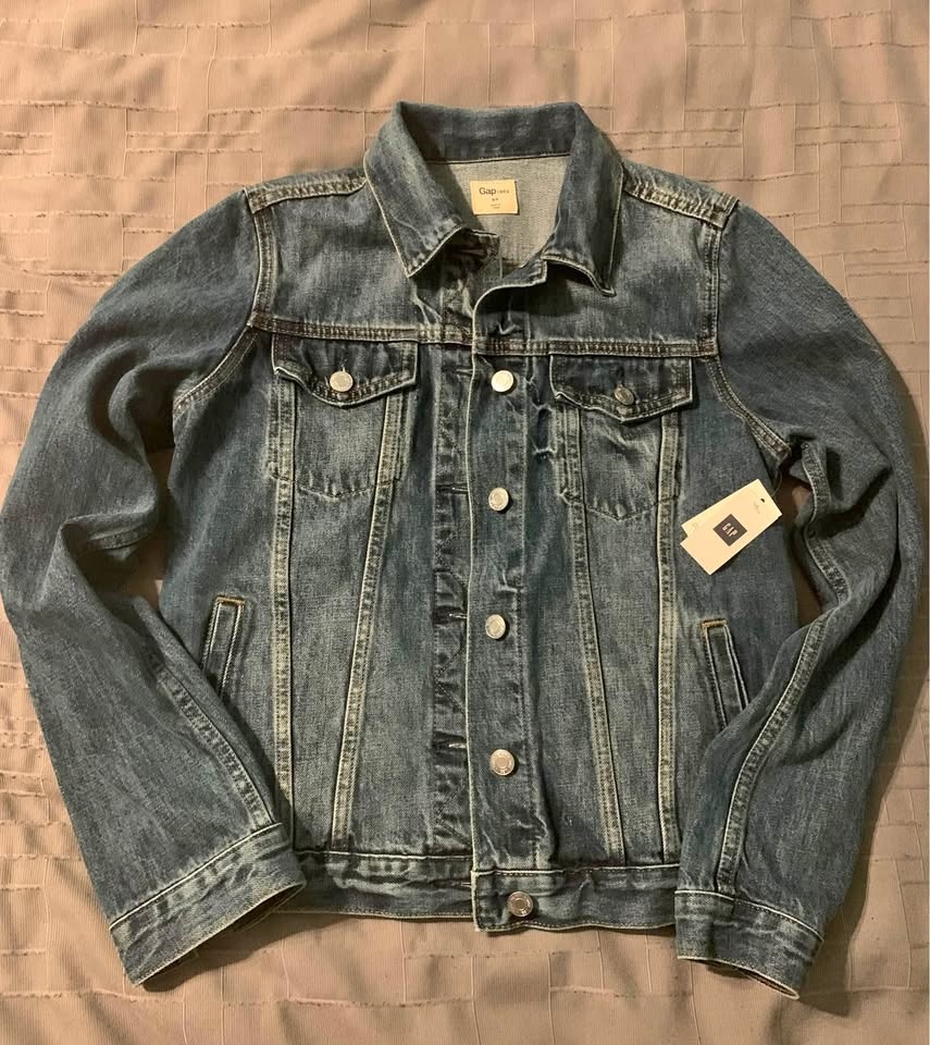 NWT Gap Icon Denim Jacket Size S
