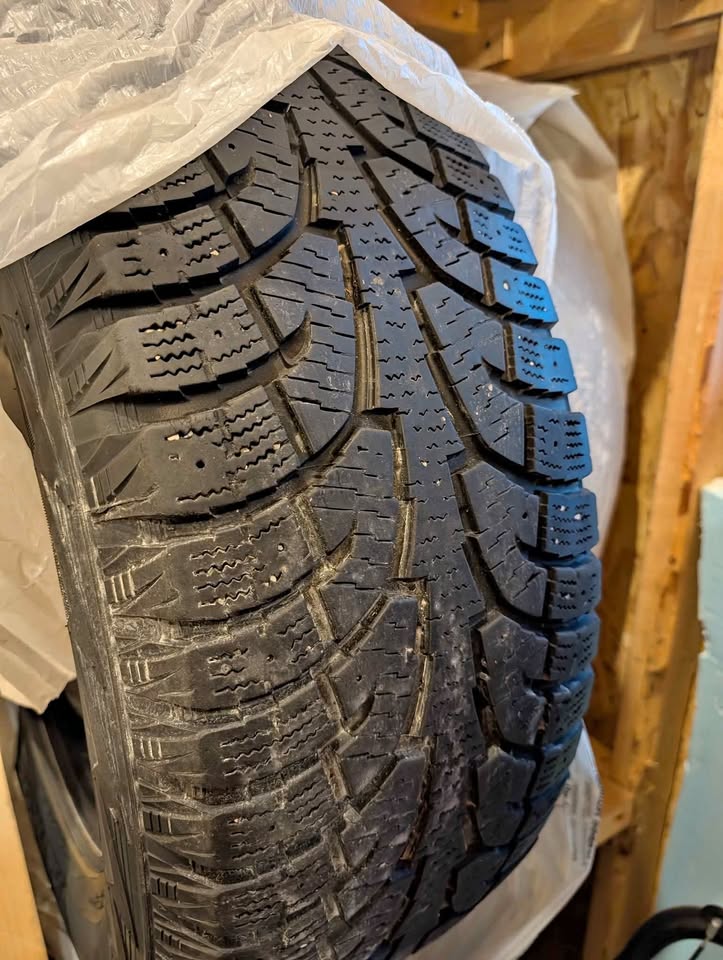 265 60 18 Hankook Winter tires