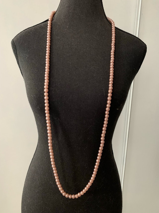 Elegant pink coral beaded necklace