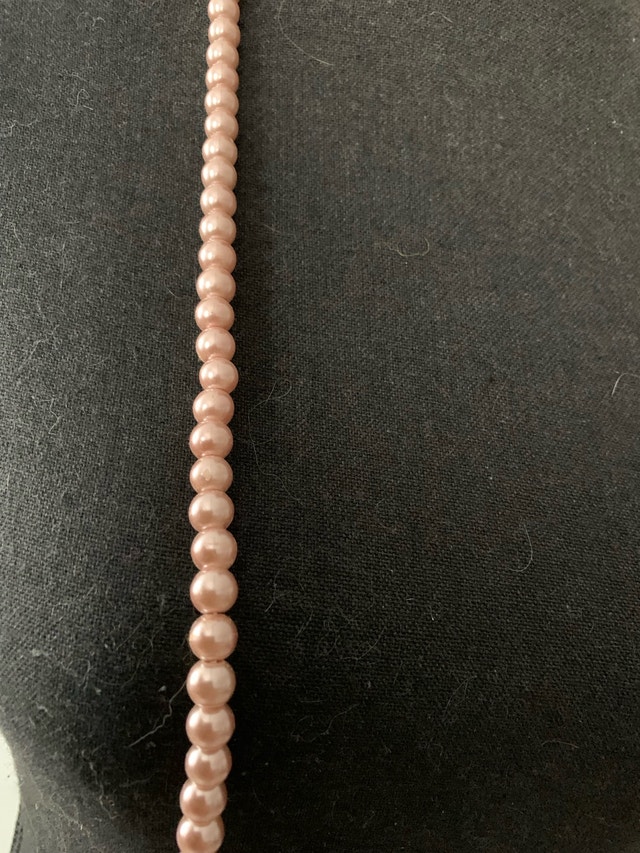 Elegant pink coral beaded necklace - photo 5
