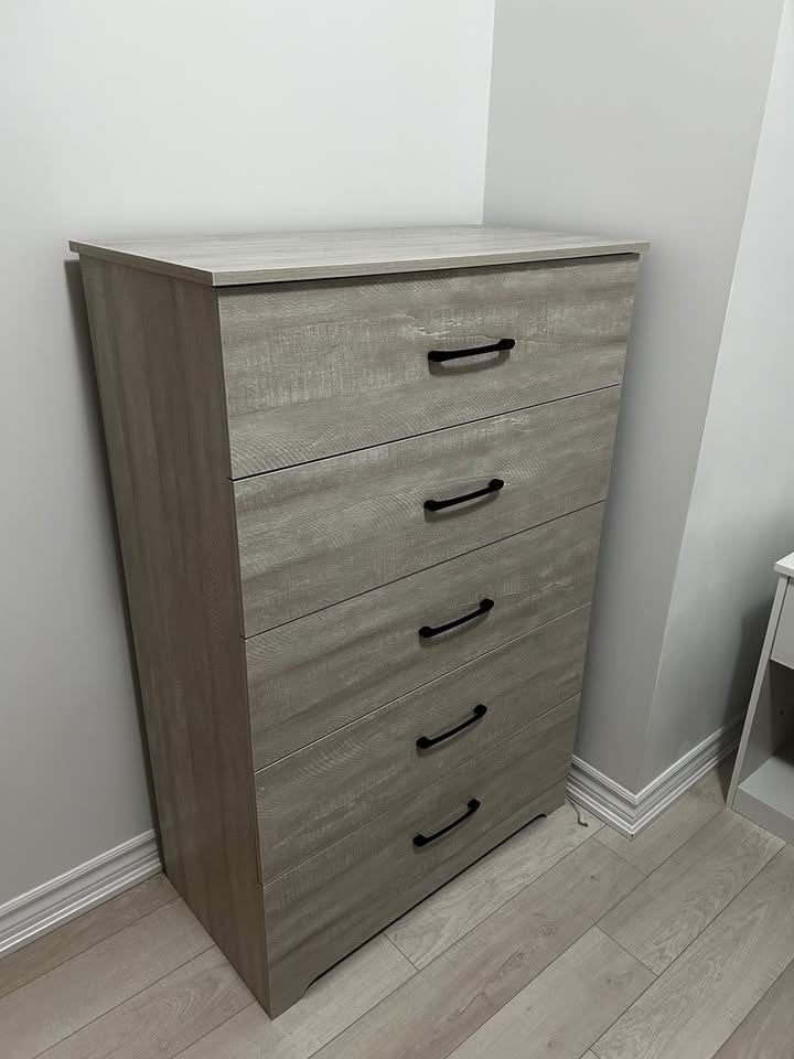 Dresser purchased from Wayfair - perfect condition - photo 2