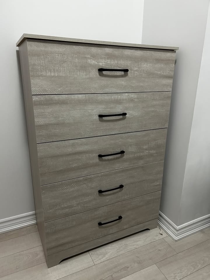 Dresser purchased from Wayfair - perfect condition - photo 3