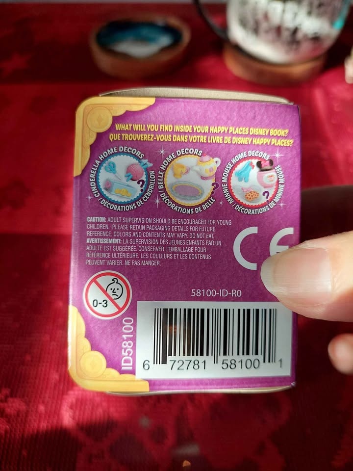 🏆 Disney Happy Places Blind Boxes - New (missing shrink wrap) - photo 2