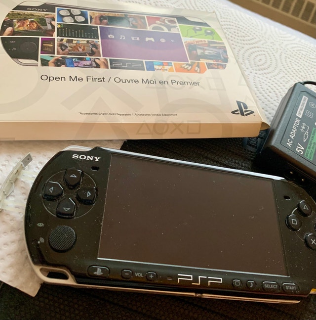 Sony PSP 3001 w/ Manhunt 2 - Gently Used