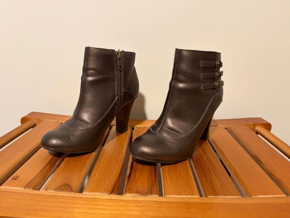 Predictions Bronze Ankle Boots Size 5 with Buckles and Zipper - photo 2