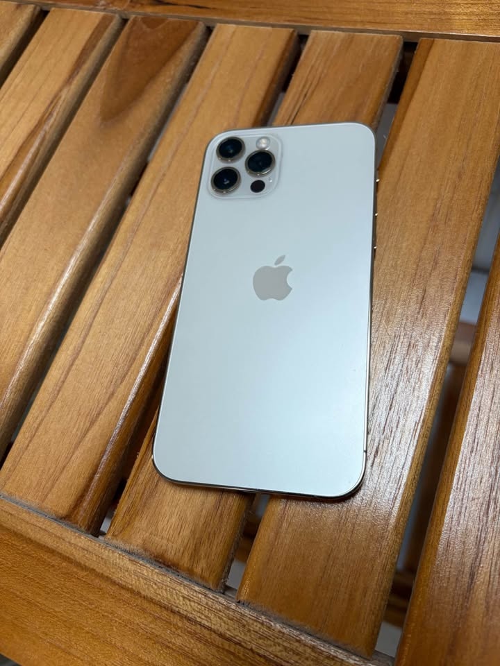 Apple iPhone 12 Pro 512GB w/ Case & Charger - photo 2