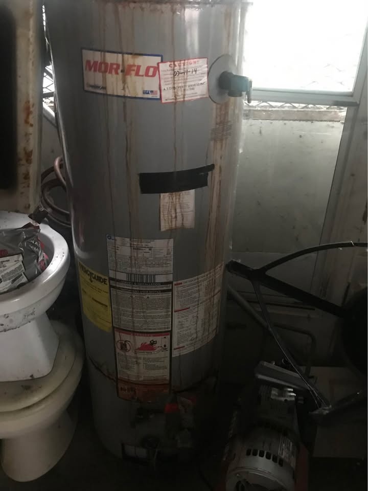 40 Gallon Water Heater - For Parts or Repair - photo 4