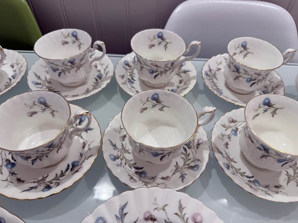 Antique 1960s Royal Albert Brigadoon 72 Pc Dinnerware Set - photo 4
