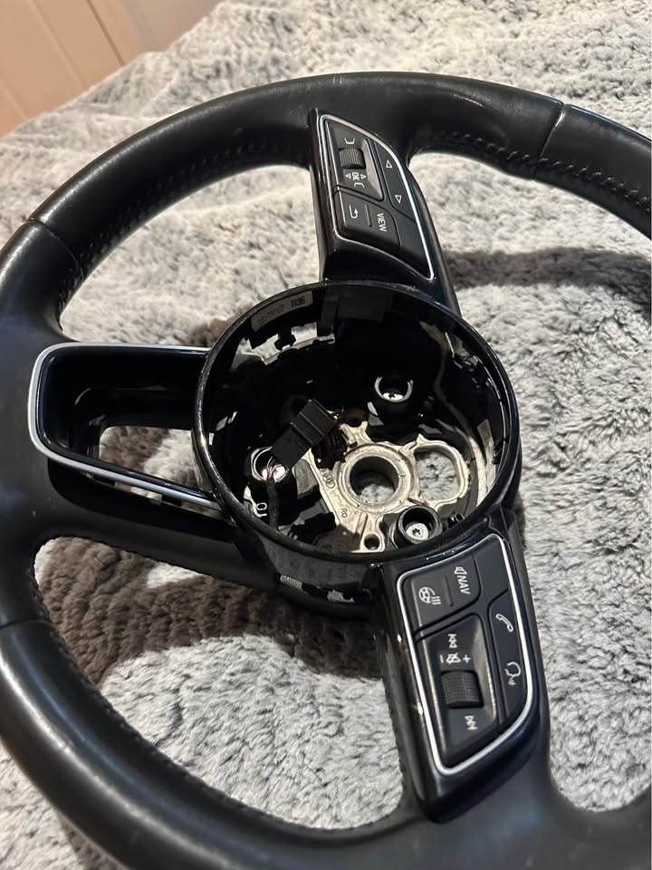 Audi B9 Steering Wheel OEM - photo 3