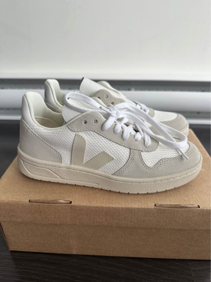 Veja V-10 B-Mesh Sneakers - photo 3