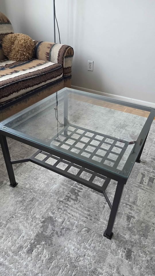 Glass top coffee table with metal frame - photo 3