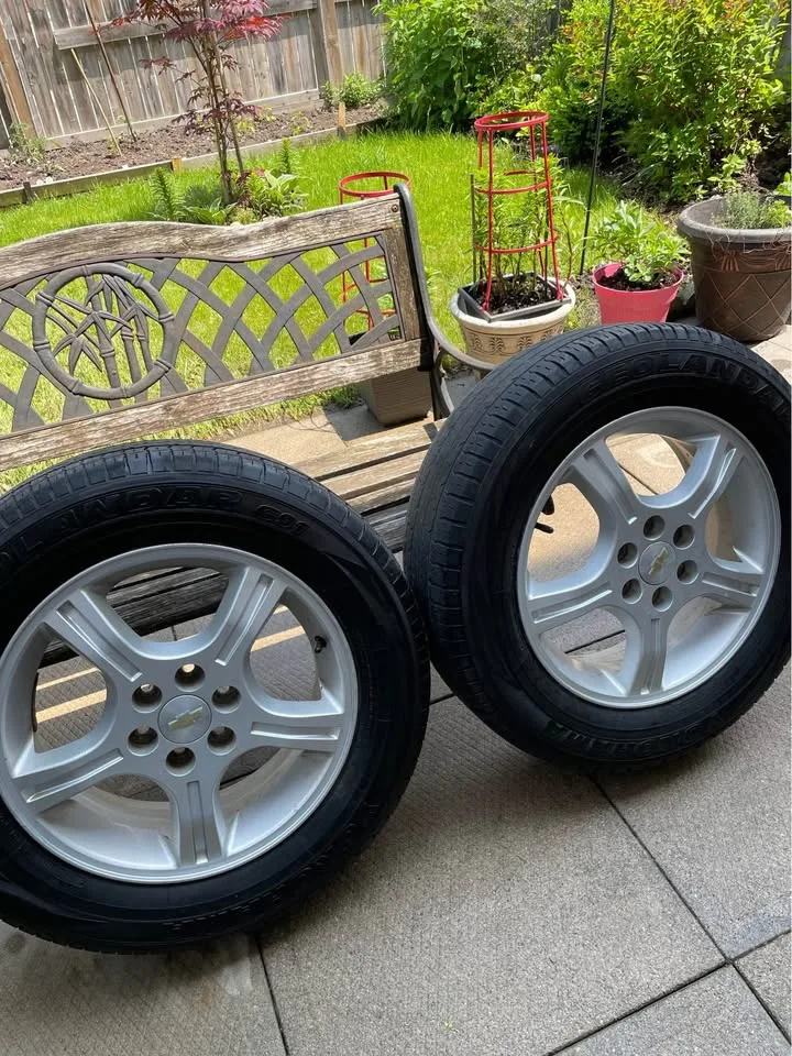 Chevrolet Rims and Yokohama Tires 225/65R17 100H image indicator(2)