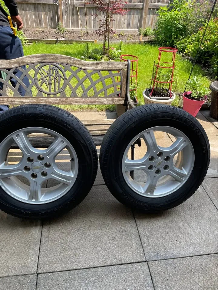 Chevrolet Rims and Yokohama Tires 225/65R17 100H image indicator(3)