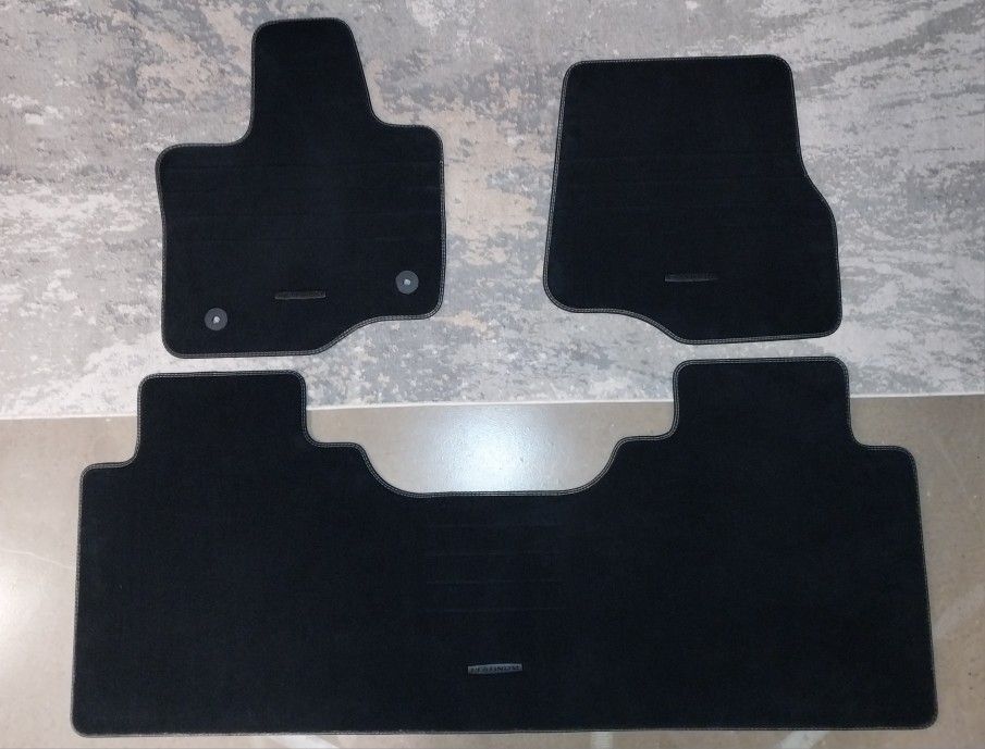 6-Piece Ford F150 Platinum Heavy Duty Floor Mats – Like New – $6 - photo 3