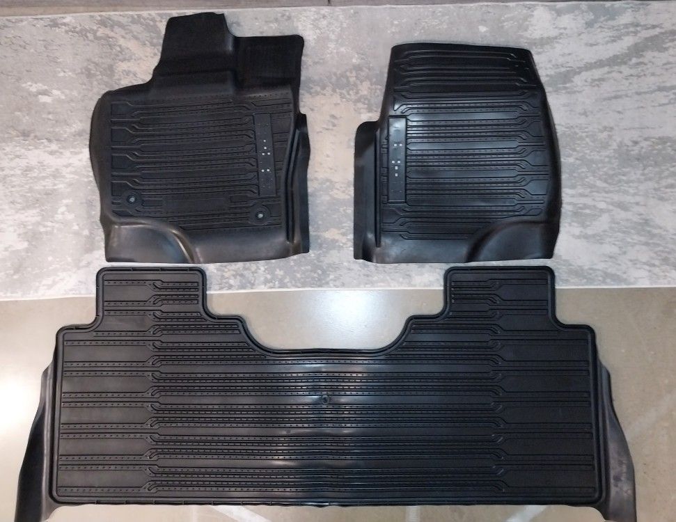 6-Piece Ford F150 Platinum Heavy Duty Floor Mats – Like New – $6 - photo 5