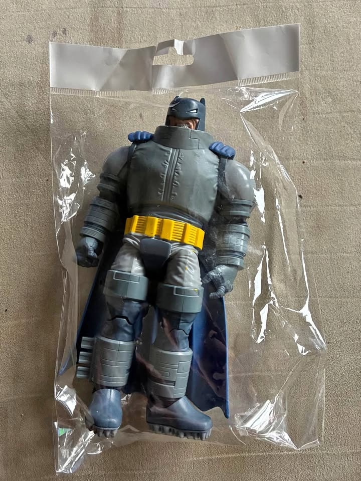 DC  Armored Batman