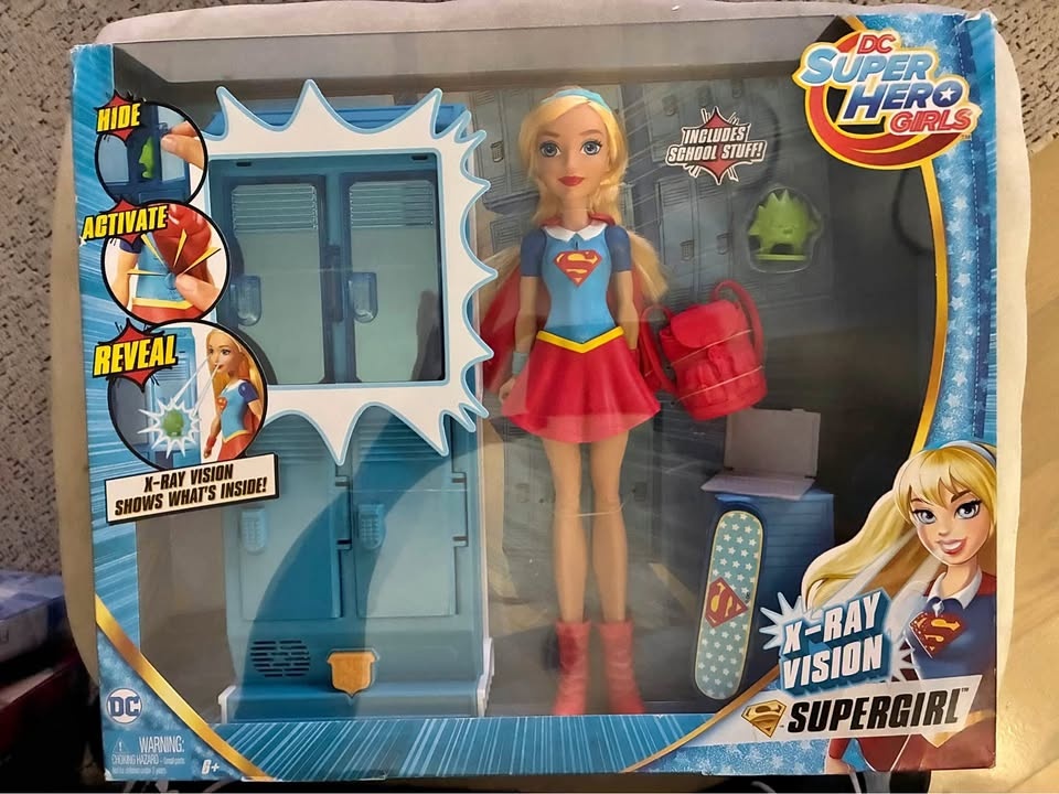 Mattel DC Super Hero Girls X-Ray Supergirl Doll Set w/ Locker &