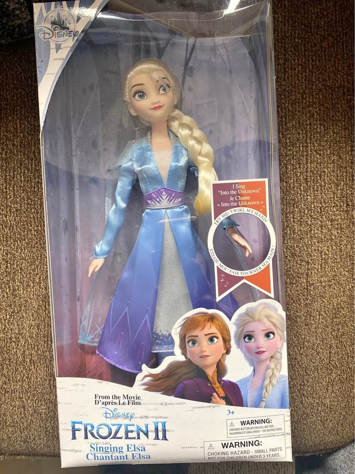 Disney Store Frozen 2 Elsa Singing Doll 11"