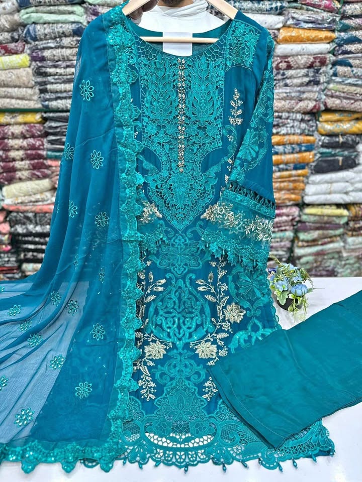 Beautiful Chiffon Heavy Embroidered 3 Pcs Suit