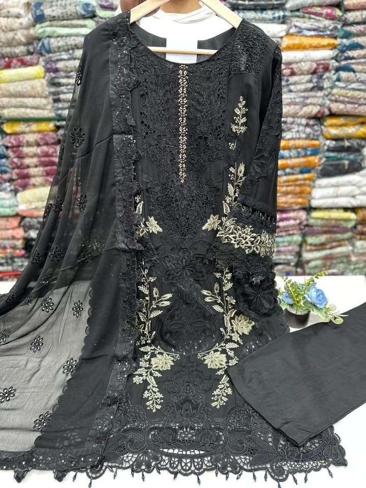 Beautiful Chiffon Heavy Embroidered 3 Pcs Suit - photo 4