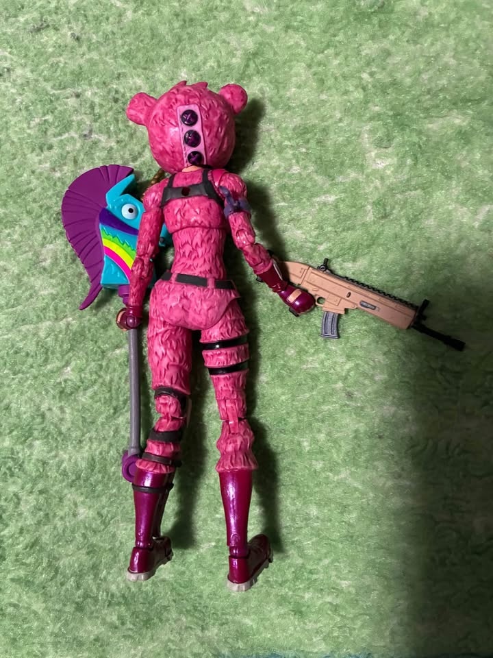 McFarlane Fortnite Cuddle Team Leader 7" Action Figure - photo 2