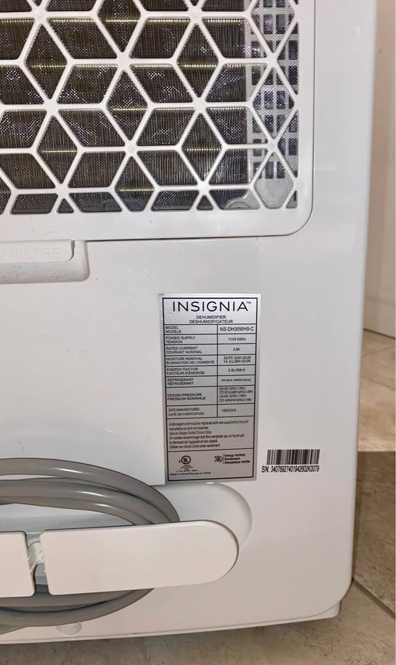 Insignia Dehumidifier - photo 4