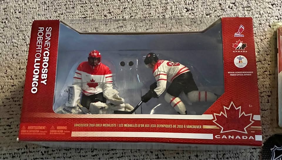 Sidney Crosby & Roberto Luongo Olympic 2010 Gold 2 Pack McFarlan