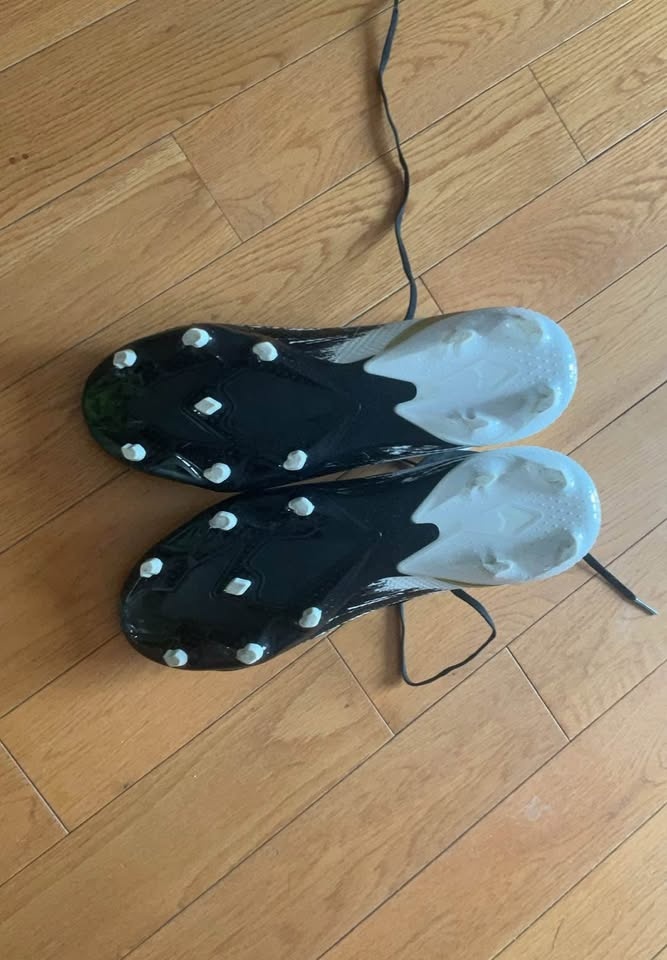 Soccer shoes Size 11.5 Great condition - photo 2