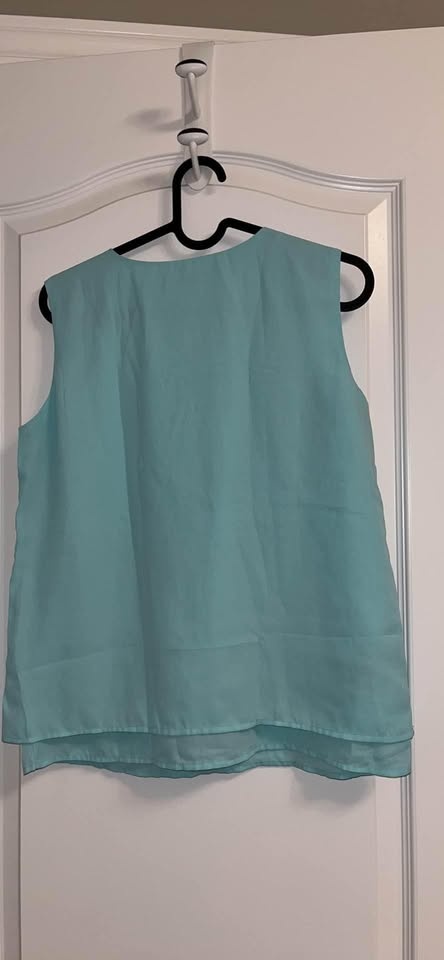 Women’s top - Small size - photo 3