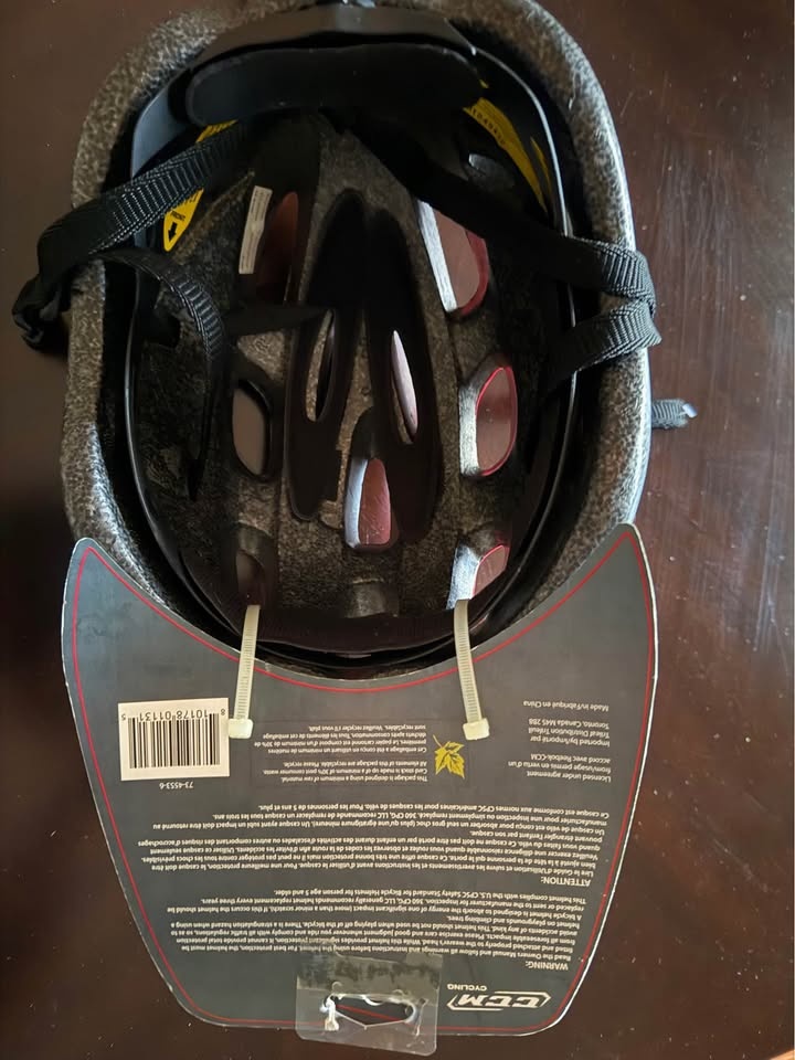 CCM Bicycle Helmet (New with Tag) M/L - photo 5