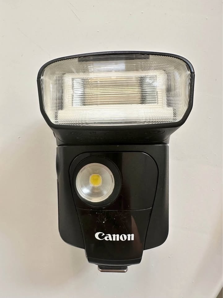 Canon 320EX Speedlite