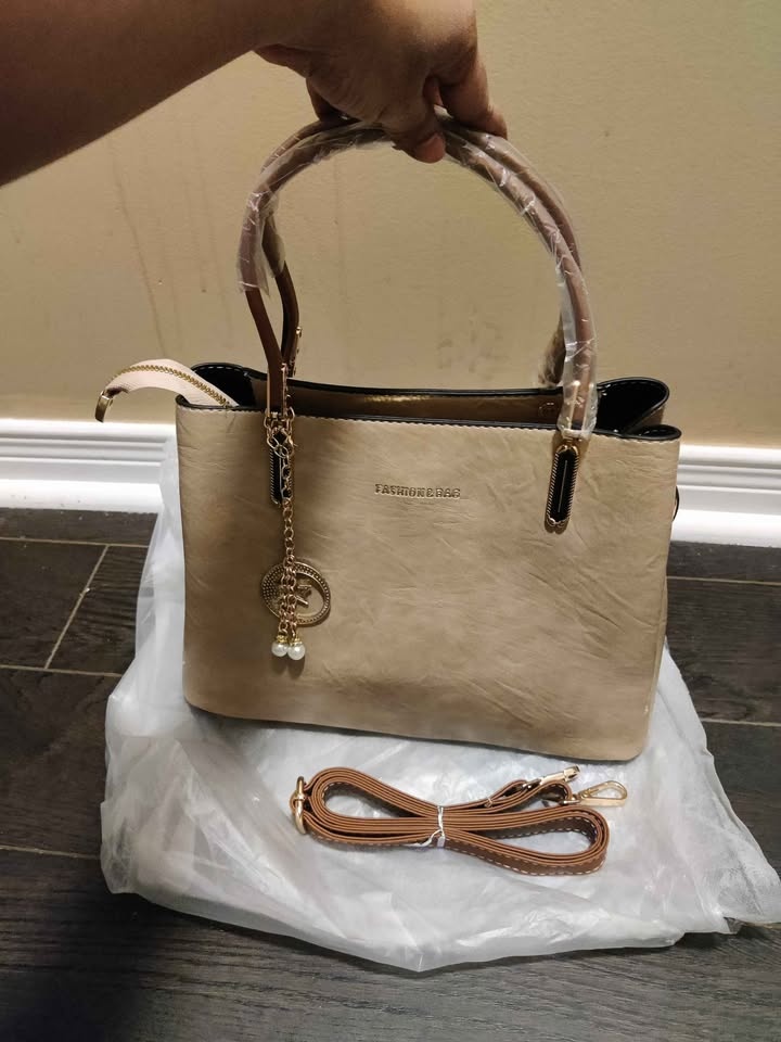Brand new large capacity khaki color beautiful hand bag for wome - photo 3