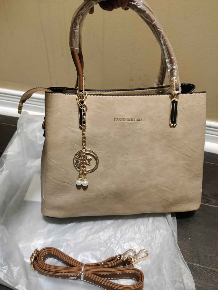 Brand new large capacity khaki color beautiful hand bag for wome - photo 5