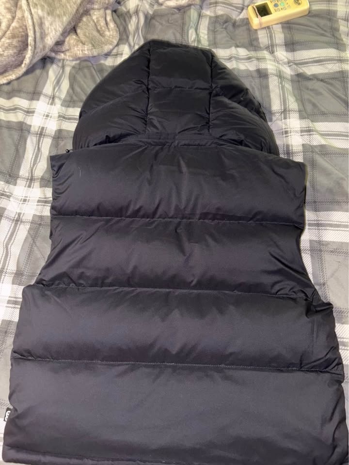 Aritzia Super Puff Vest Shorty - XS - Brand New w/ Tags - photo 5