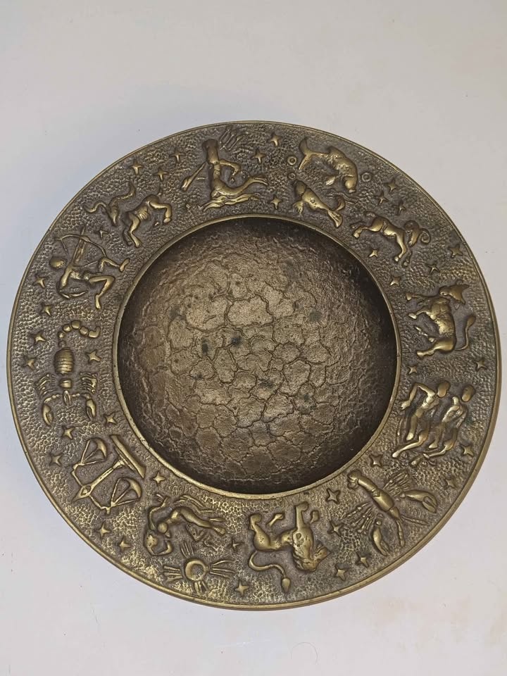Circa 1940s Nordisk Malm Zodiac Solid Bronze Bowl (Denmark) MCM - photo 2