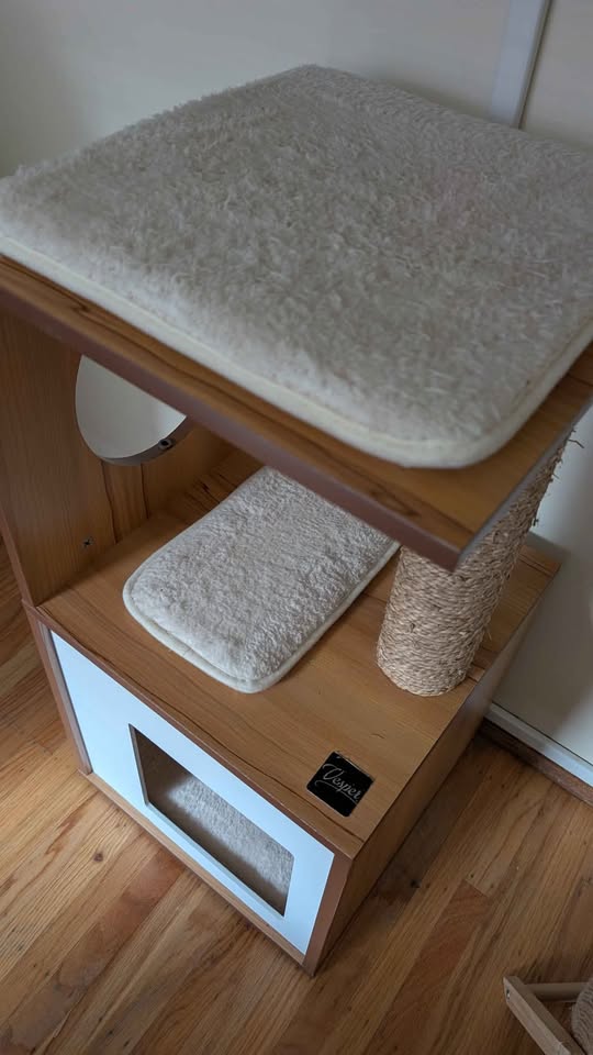 Like new Vesper cat tree - photo 2