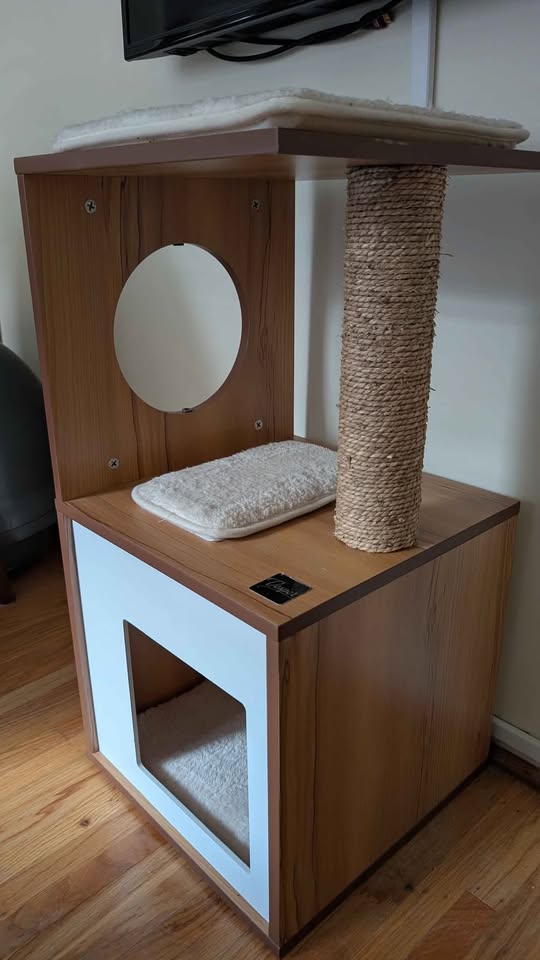 Like new Vesper cat tree - photo 3
