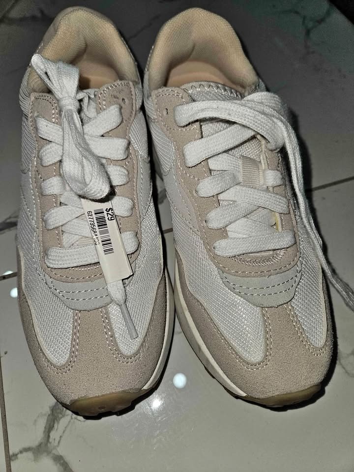 $30 ONLY!! BRAND NEW SIZE 6 RUNNING SHOES FOR ADULTS