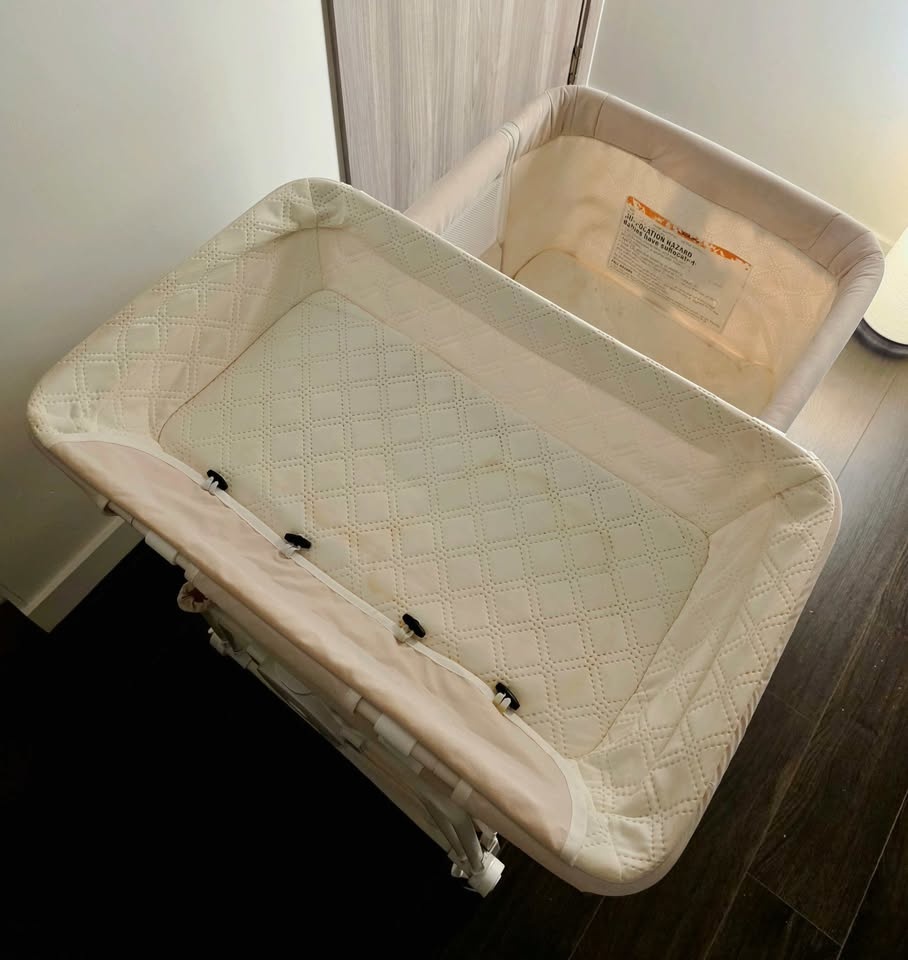 4-in-1 Baby Bedside Sleeper Bassinet - White/Cream - photo 3