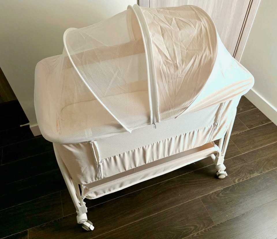 4-in-1 Baby Bedside Sleeper Bassinet - White/Cream - photo 5