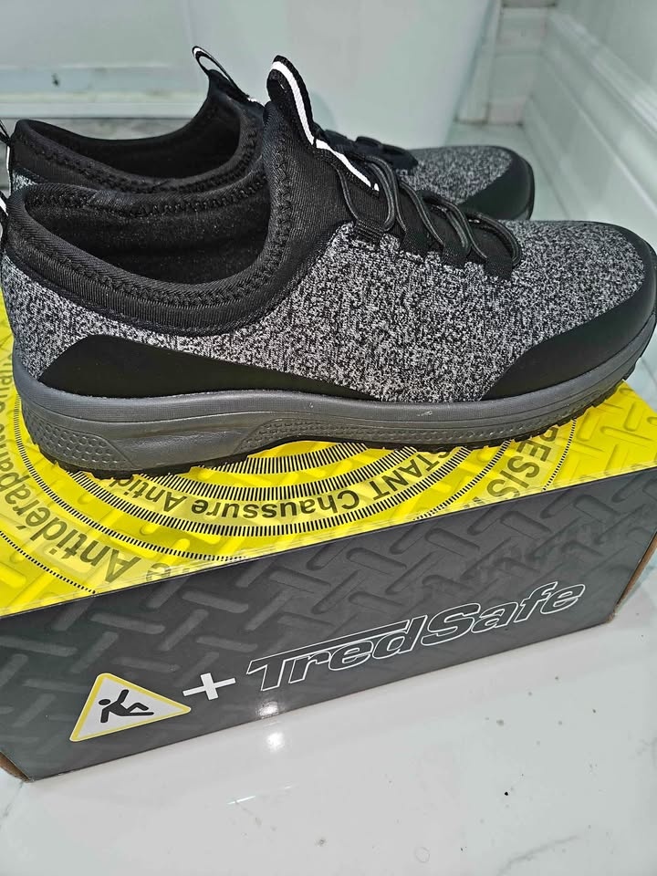 $30 ONLY!! BRAND NEW SIZE 7 TREDSAFE RUNNING SHOES FOR ADULTS IN