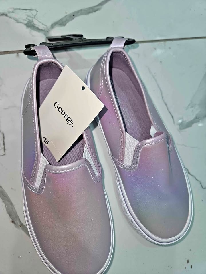 $10 BRAND NEW GEORGE'S GIRL CASUAL SHOES (NEVER WORN)